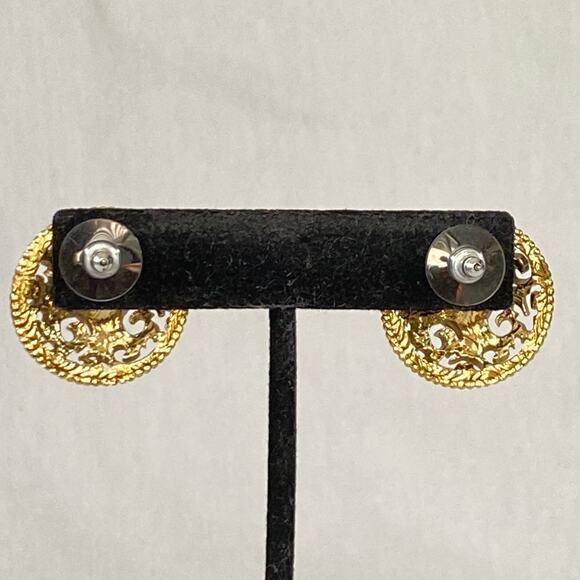 Victorian Style Earrings Tiny Ceramic Pink Rose In Ornate Gold Tone Metal Border - Picture 3 of 8